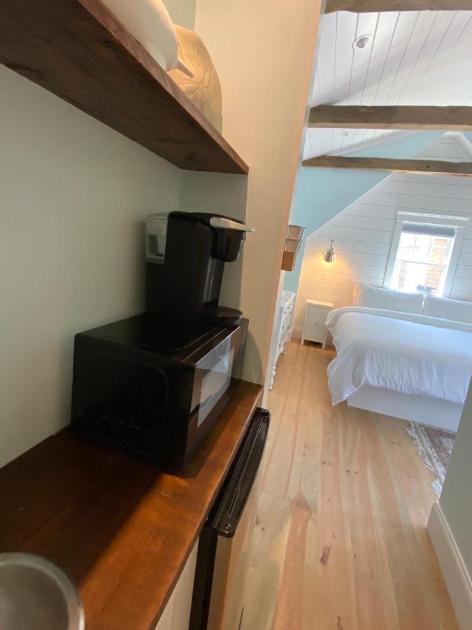 The Clarendon House Panzió Provincetown Kültér fotó