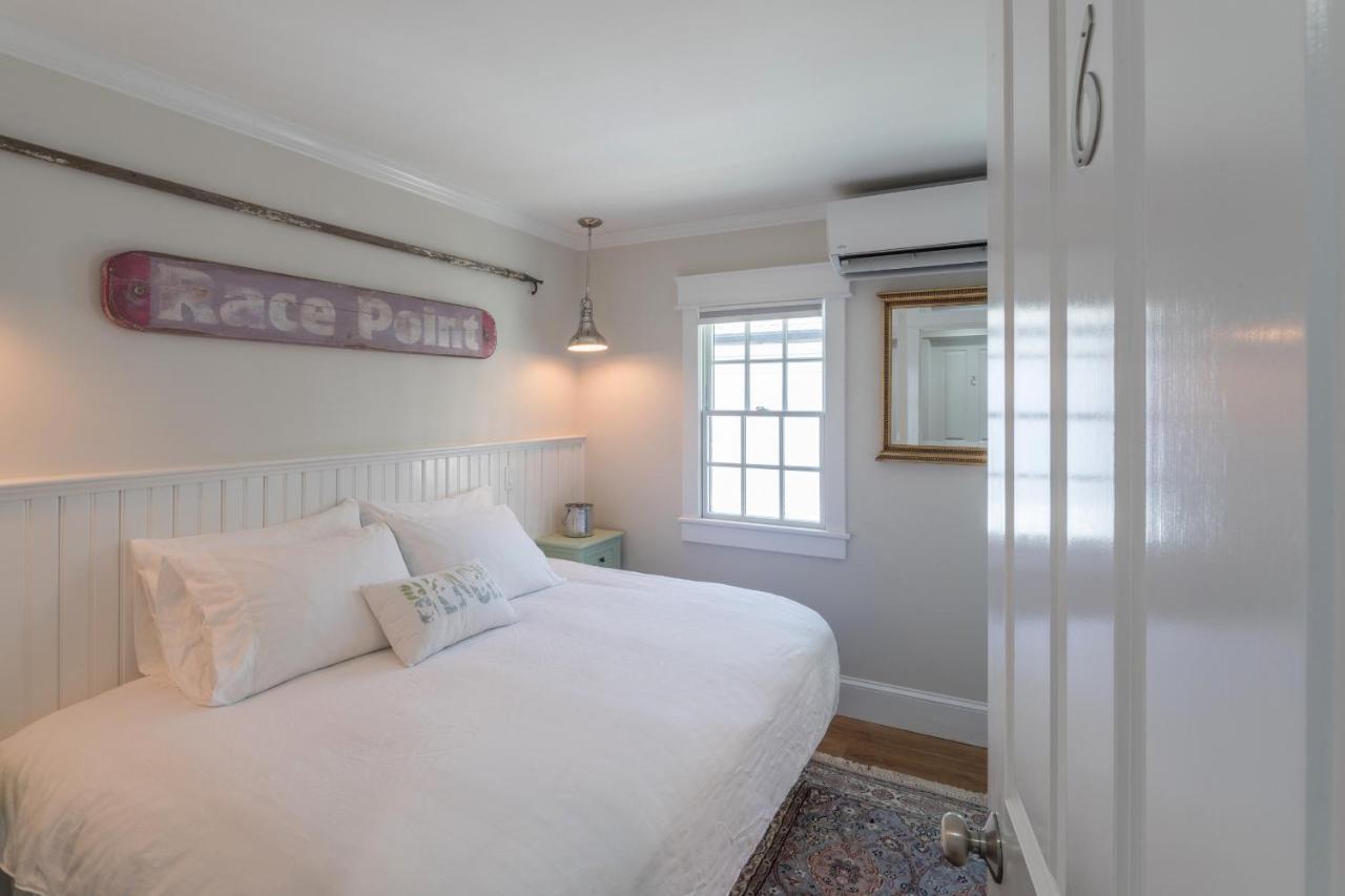 The Clarendon House Panzió Provincetown Kültér fotó
