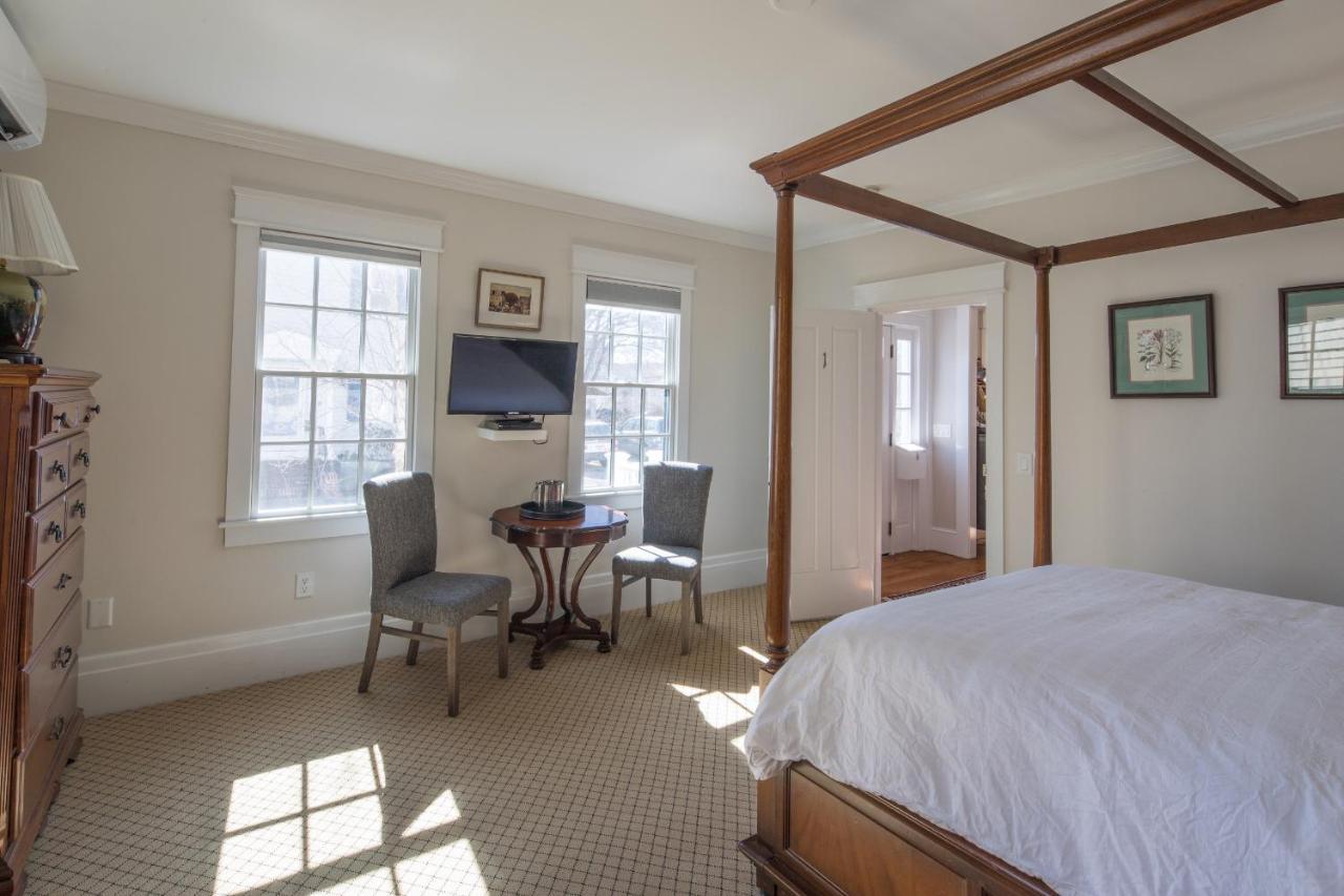 The Clarendon House Panzió Provincetown Kültér fotó